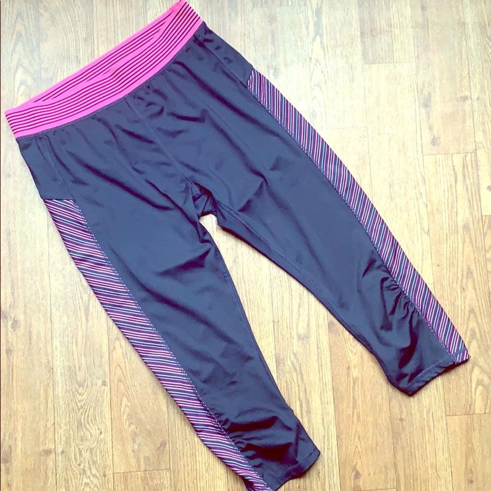 Athletic leggings